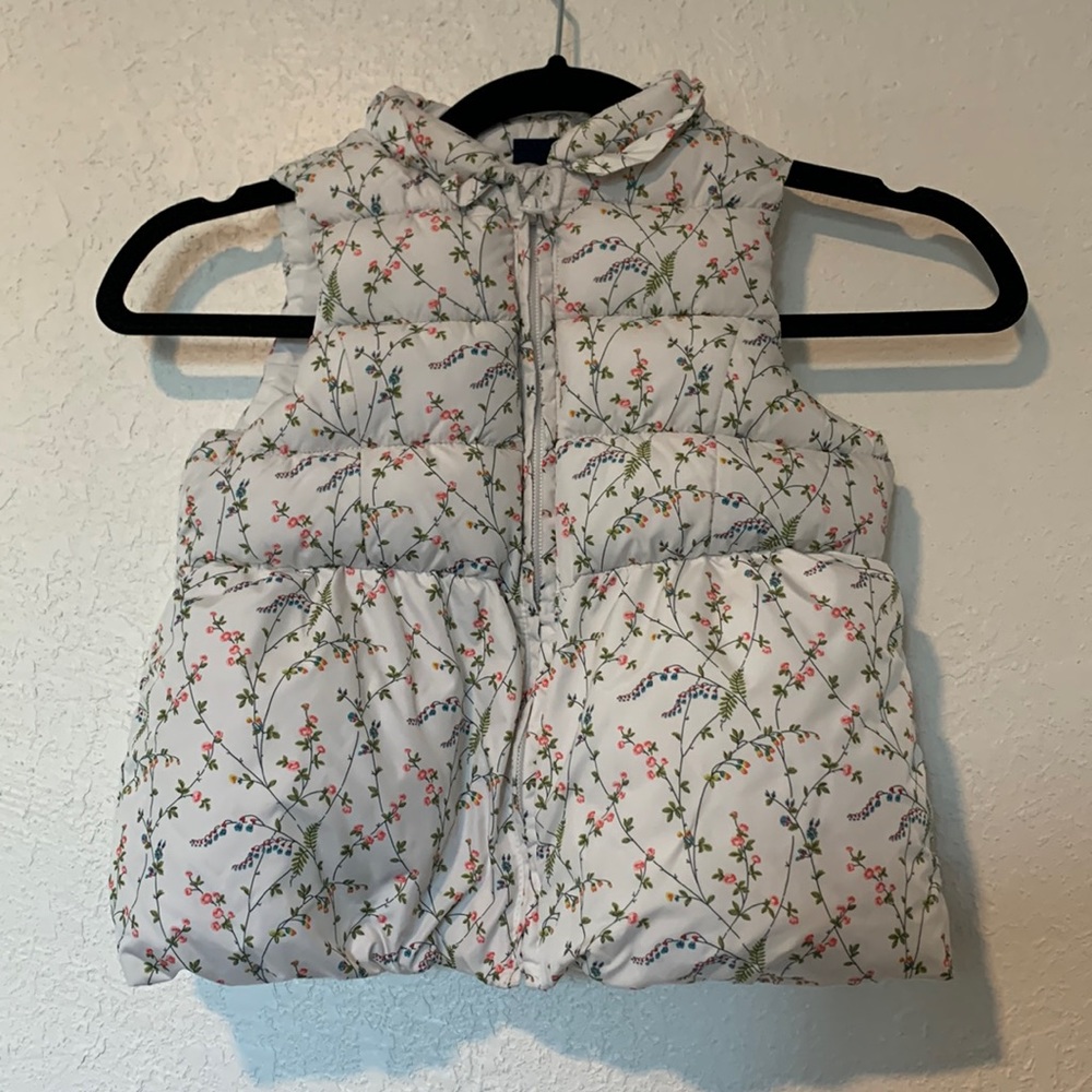 Baby Gap 5T white floral puffy vest